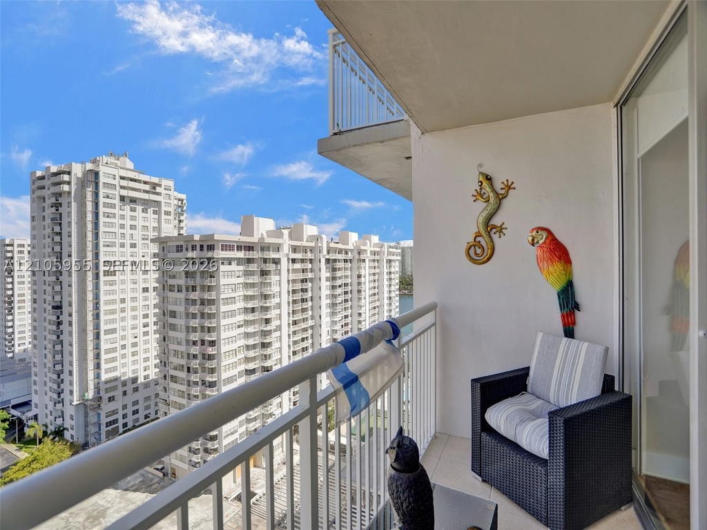 Real estate property located at 18011 Biscayne Blvd #1904, Miami-dade, Del Prado Marina, Aventura, FL