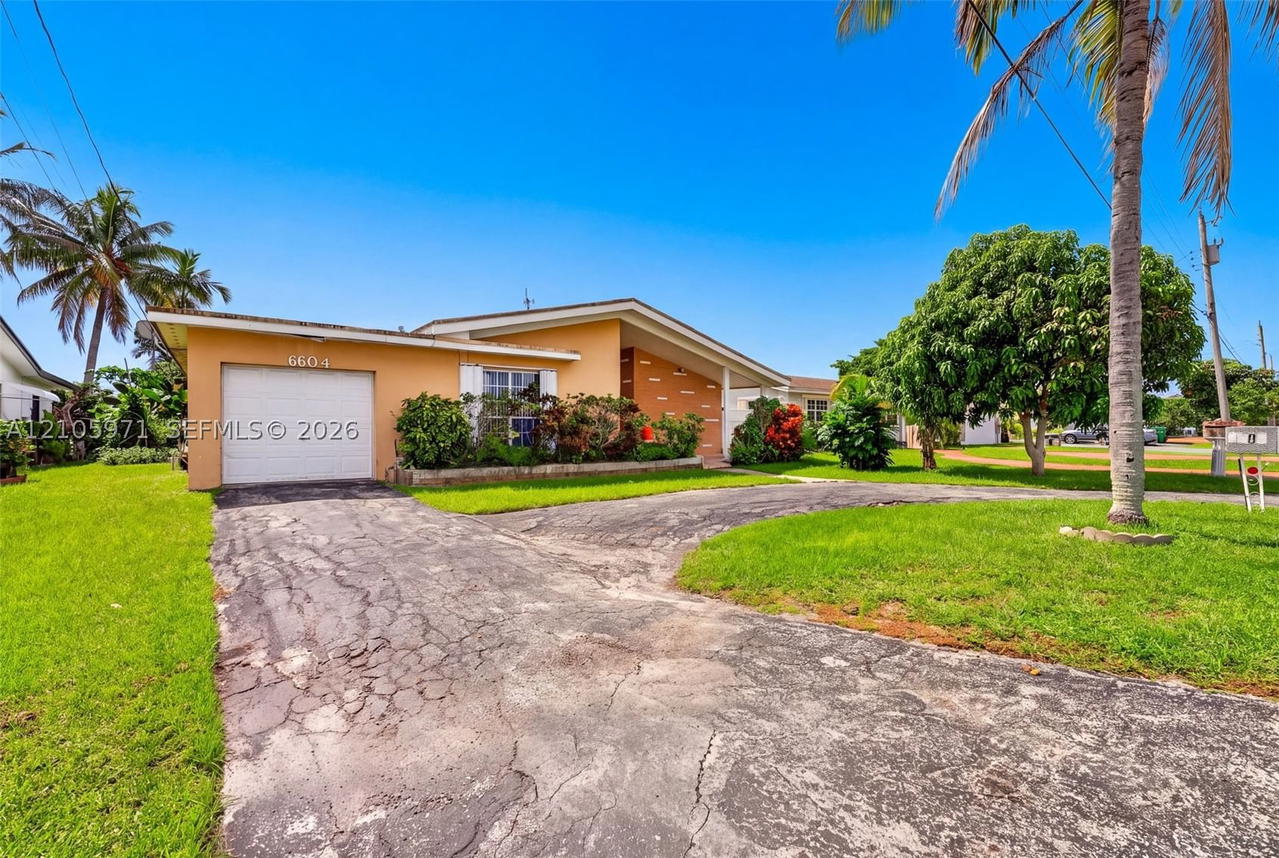 Real estate property located at 6604 Coconut Dr, Broward, Miramar Isles Sec 3, Miramar, FL