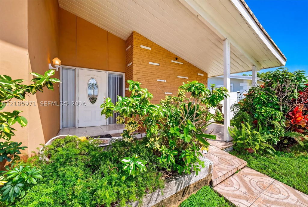Real estate property located at 6604 Coconut Dr, Broward, Miramar Isles Sec 3, Miramar, FL
