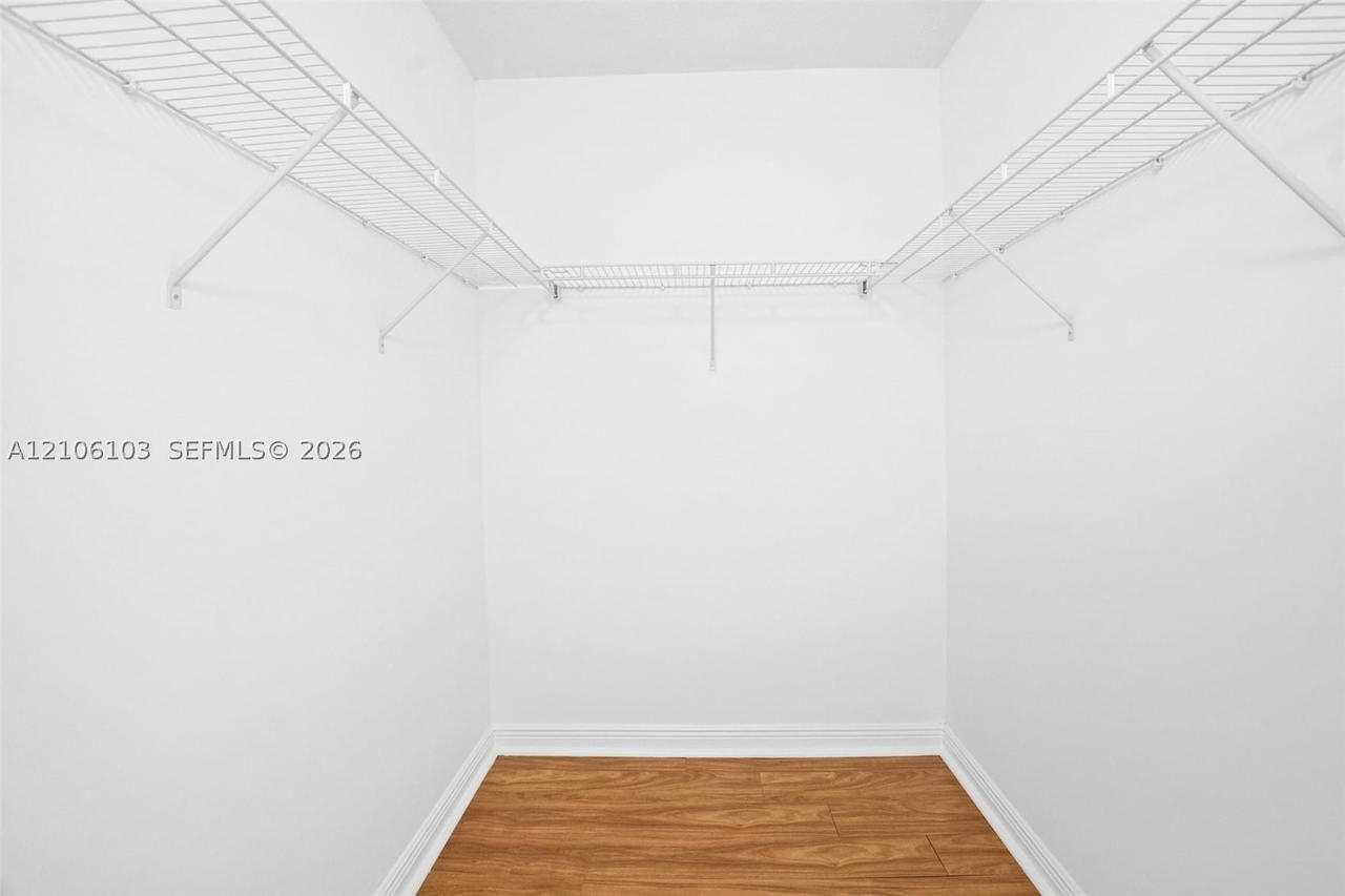 Real estate property located at 888 Douglas Rd #602, Miami-dade, Puerta De Palmas Condo, Coral Gables, FL