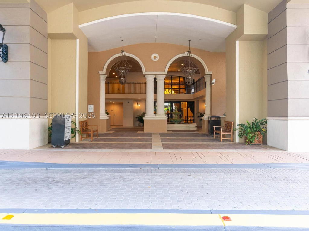 Real estate property located at 888 Douglas Rd #602, Miami-dade, Puerta De Palmas Condo, Coral Gables, FL