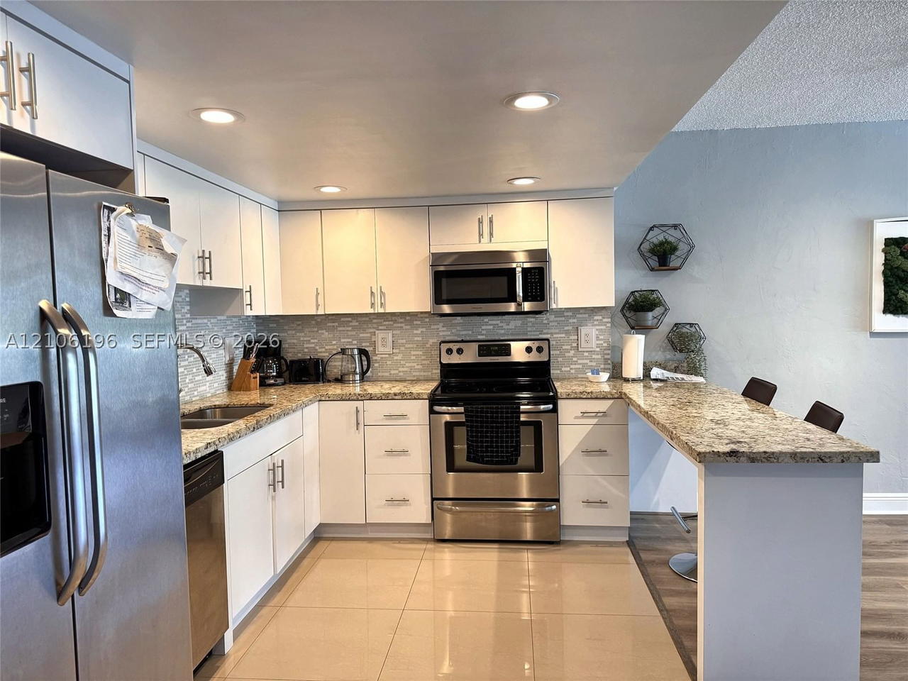 Real estate property located at 19370 Collins Ave #225, Miami-dade, Ocean Reserve Condo, Sunny Isles Beach, FL