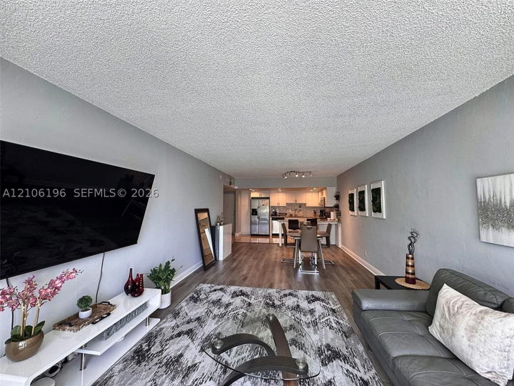 Real estate property located at 19370 Collins Ave #225, Miami-dade, Ocean Reserve Condo, Sunny Isles Beach, FL