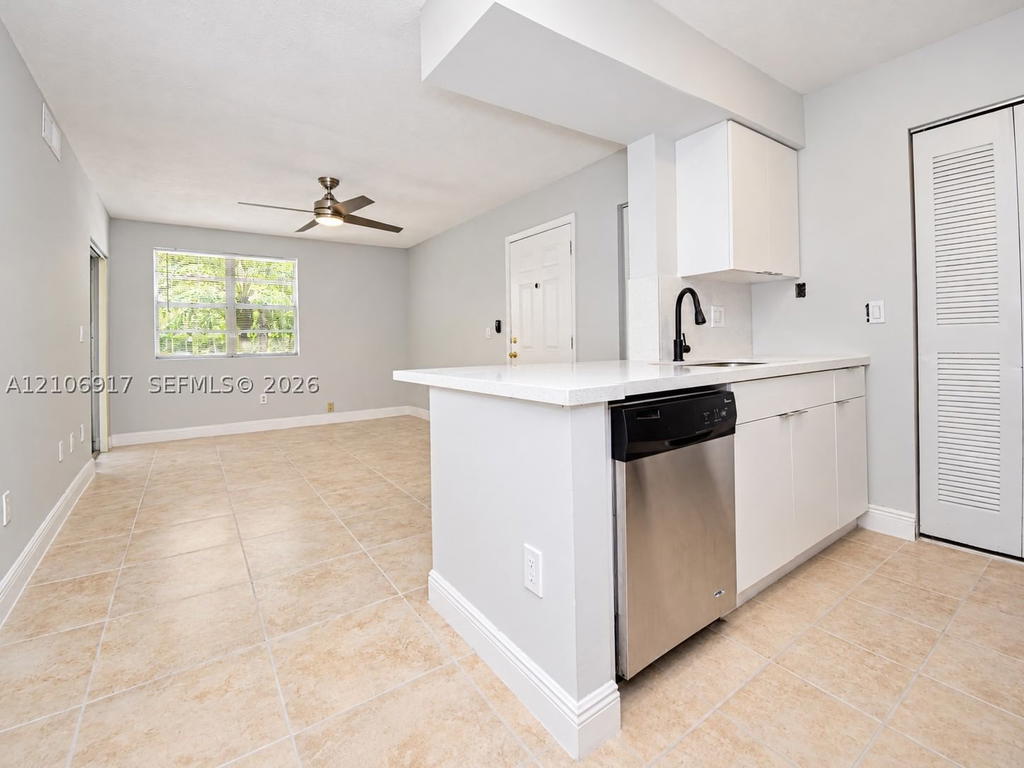 Real estate property located at 1237 46th Ave #813, Broward, Royal Poinciana Condo, Pompano Beach, FL