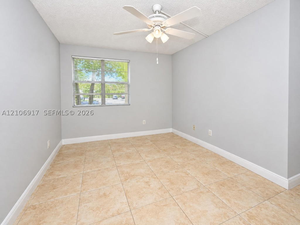 Real estate property located at 1237 46th Ave #813, Broward, Royal Poinciana Condo, Pompano Beach, FL