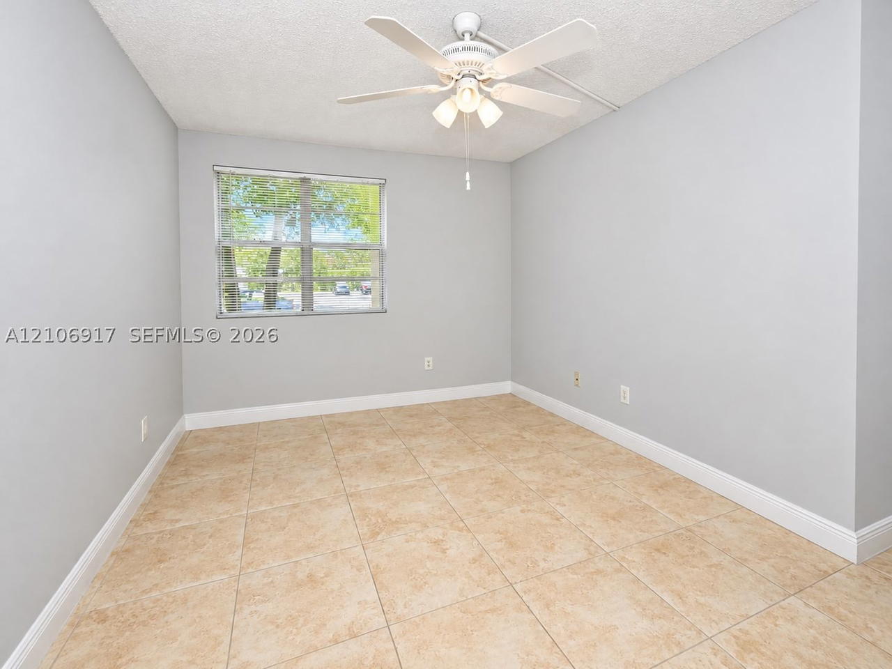 Real estate property located at 1237 46th Ave #813, Broward, Royal Poinciana Condo, Pompano Beach, FL