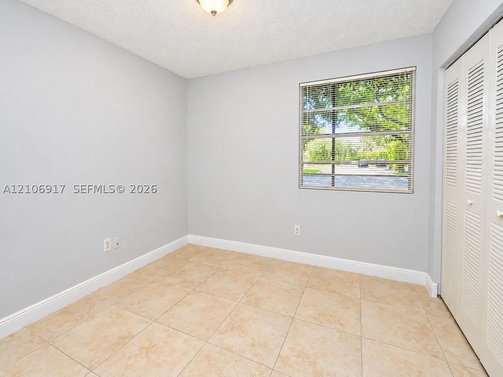 Real estate property located at 1237 46th Ave #813, Broward, Royal Poinciana Condo, Pompano Beach, FL