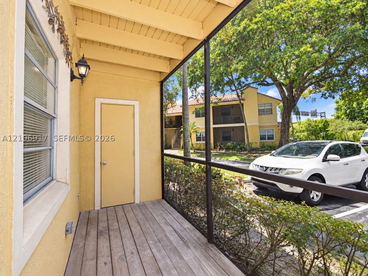 Real estate property located at 1237 46th Ave #813, Broward, Royal Poinciana Condo, Pompano Beach, FL