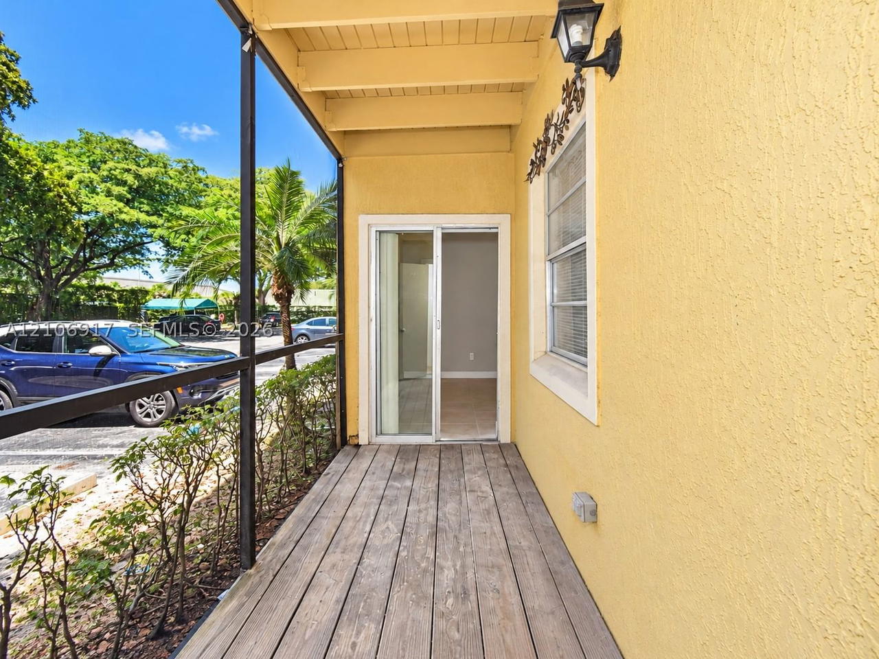 Real estate property located at 1237 46th Ave #813, Broward, Royal Poinciana Condo, Pompano Beach, FL
