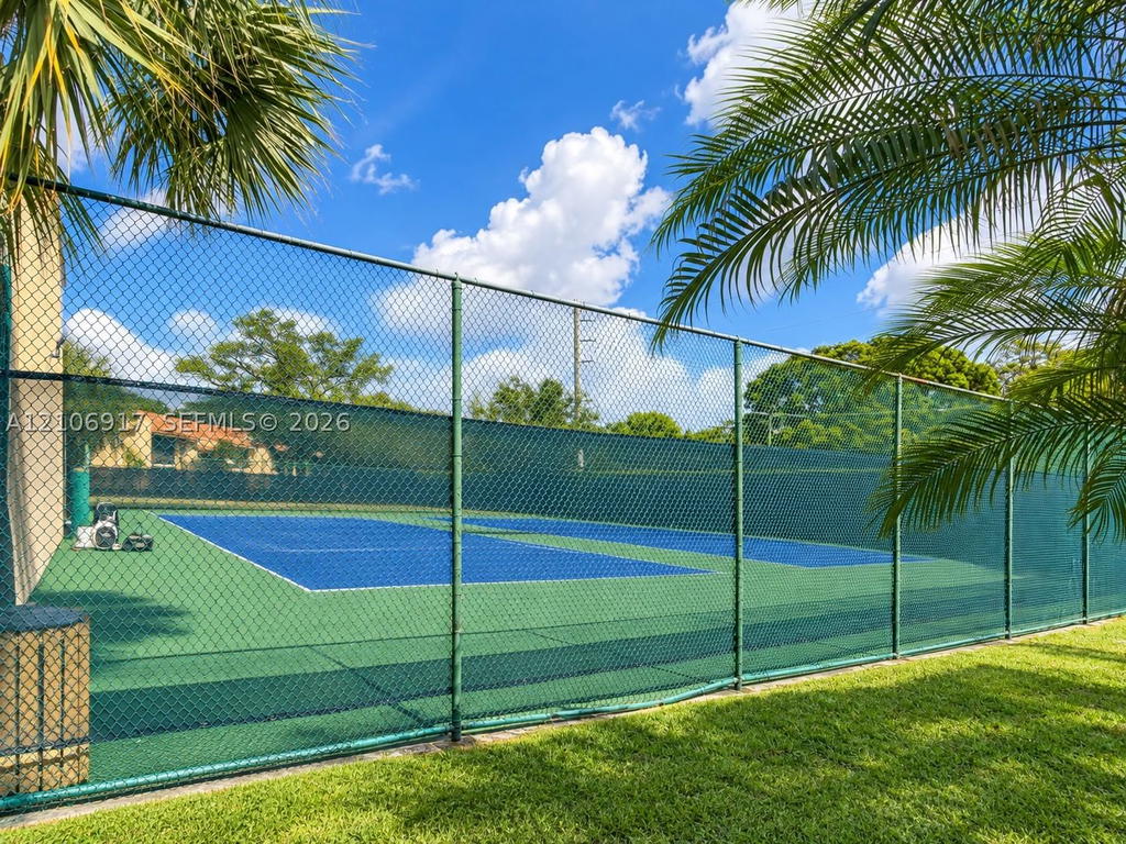 Real estate property located at 1237 46th Ave #813, Broward, Royal Poinciana Condo, Pompano Beach, FL