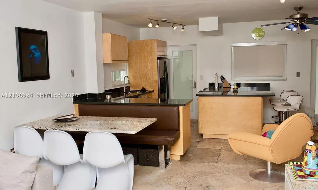 Real estate property located at 1420 Pennsylvania Ave #210, Miami-dade, Penn Manor Condo, Miami Beach, FL