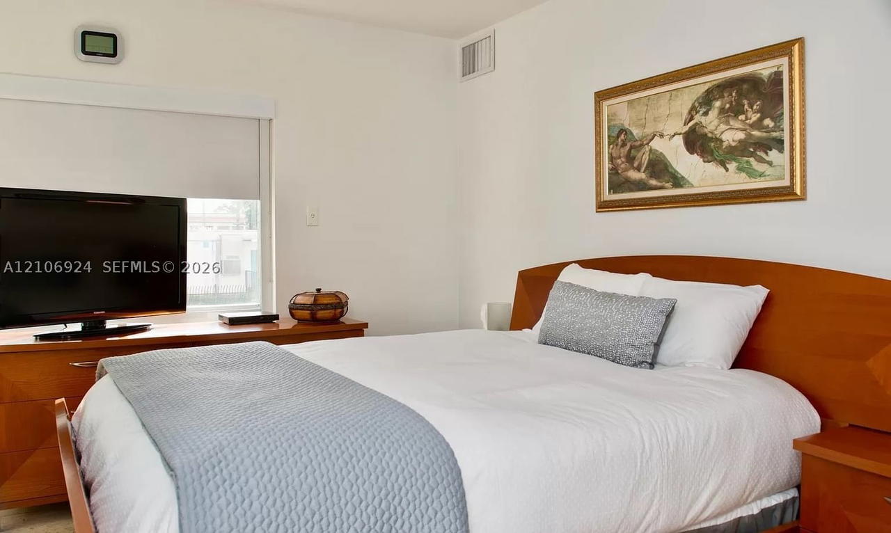 Real estate property located at 1420 Pennsylvania Ave #210, Miami-dade, Penn Manor Condo, Miami Beach, FL