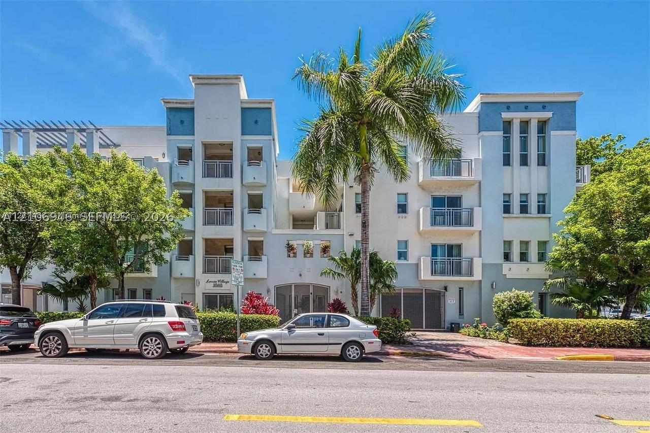 Real estate property located at 1040 10th St #402, Miami-dade, Lenox Villas Condo, Miami Beach, FL