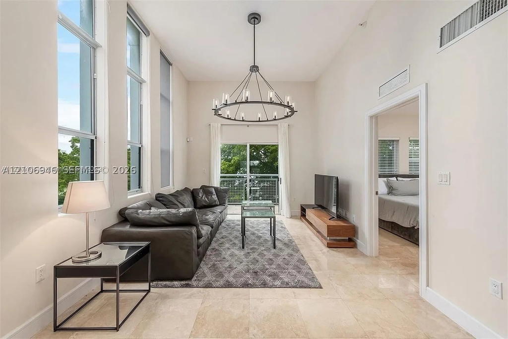 Real estate property located at 1040 10th St #402, Miami-dade, Lenox Villas Condo, Miami Beach, FL