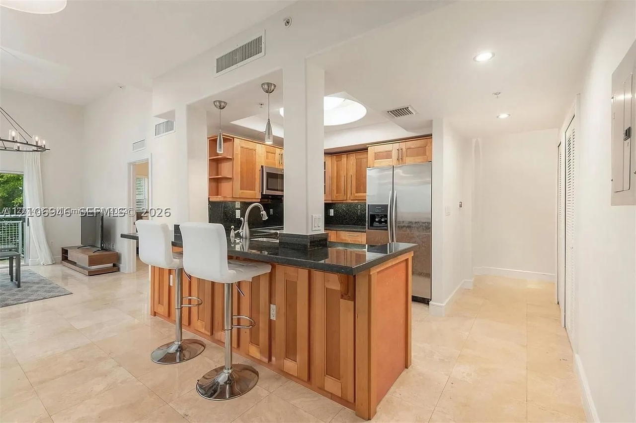 Real estate property located at 1040 10th St #402, Miami-dade, Lenox Villas Condo, Miami Beach, FL