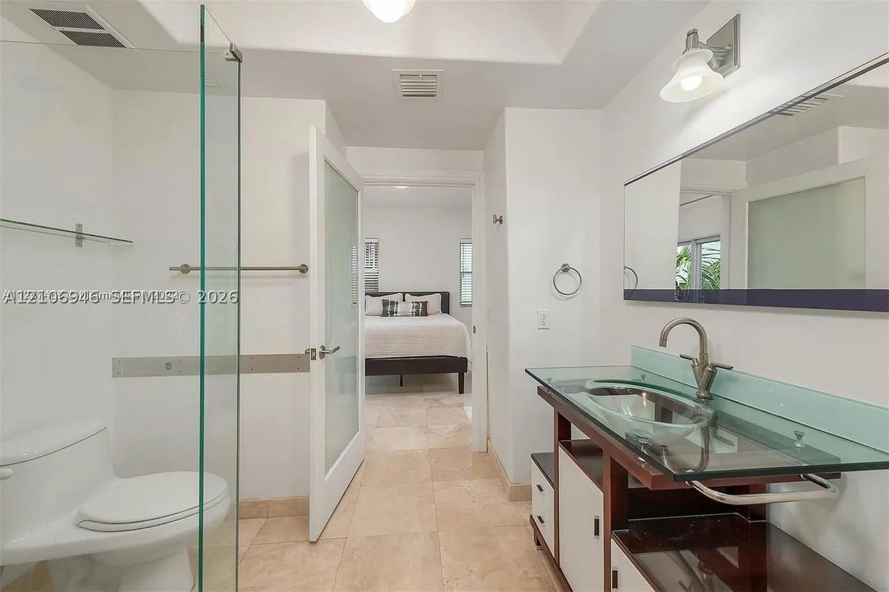 Real estate property located at 1040 10th St #402, Miami-dade, Lenox Villas Condo, Miami Beach, FL