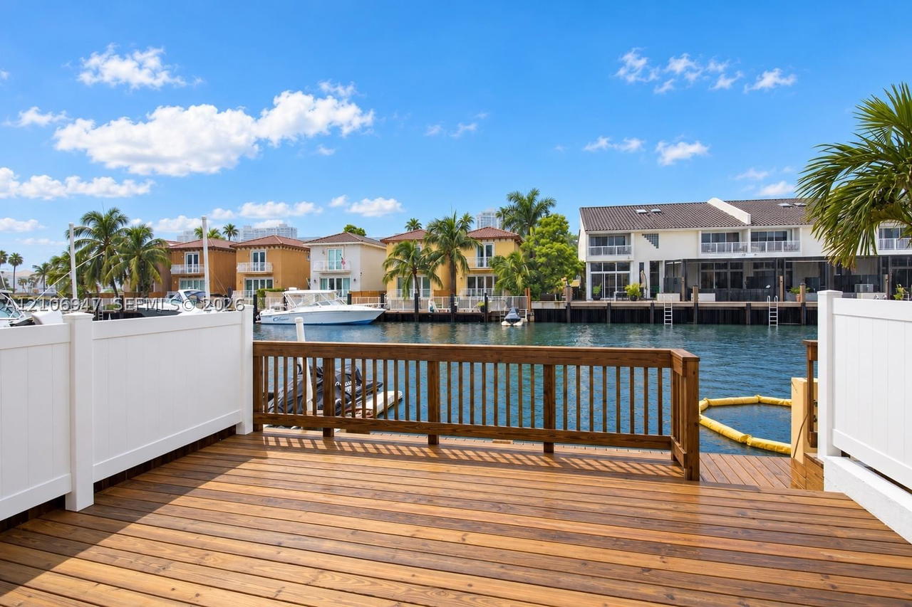 Real estate property located at 3891 167th St #24, Miami-dade, Beach Club Villas Condo I, North Miami Beach, FL