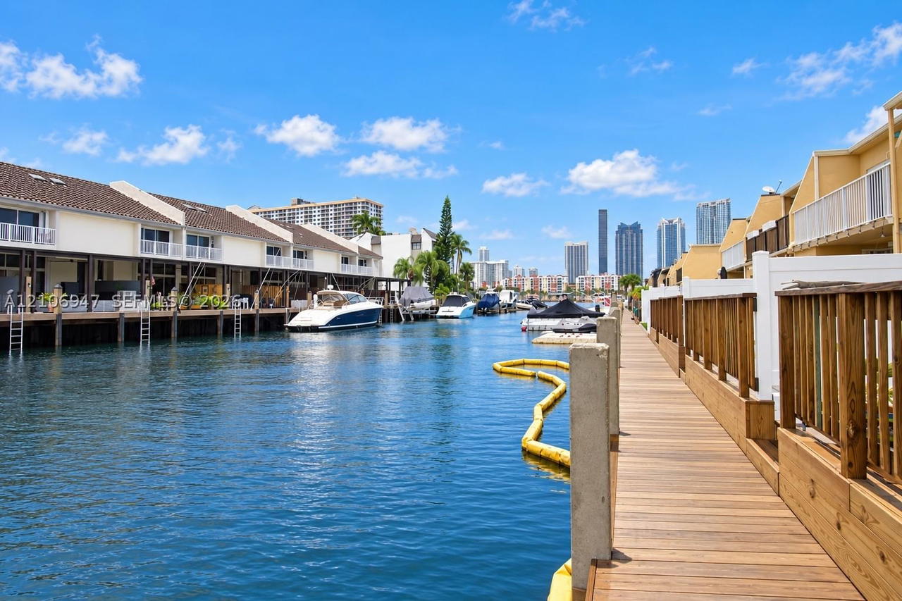Real estate property located at 3891 167th St #24, Miami-dade, Beach Club Villas Condo I, North Miami Beach, FL