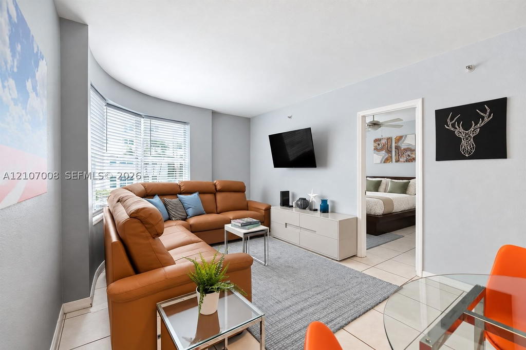 Real estate property located at 3030 Collins Ave #2H, Miami-dade, The Madison Condo, Miami Beach, FL