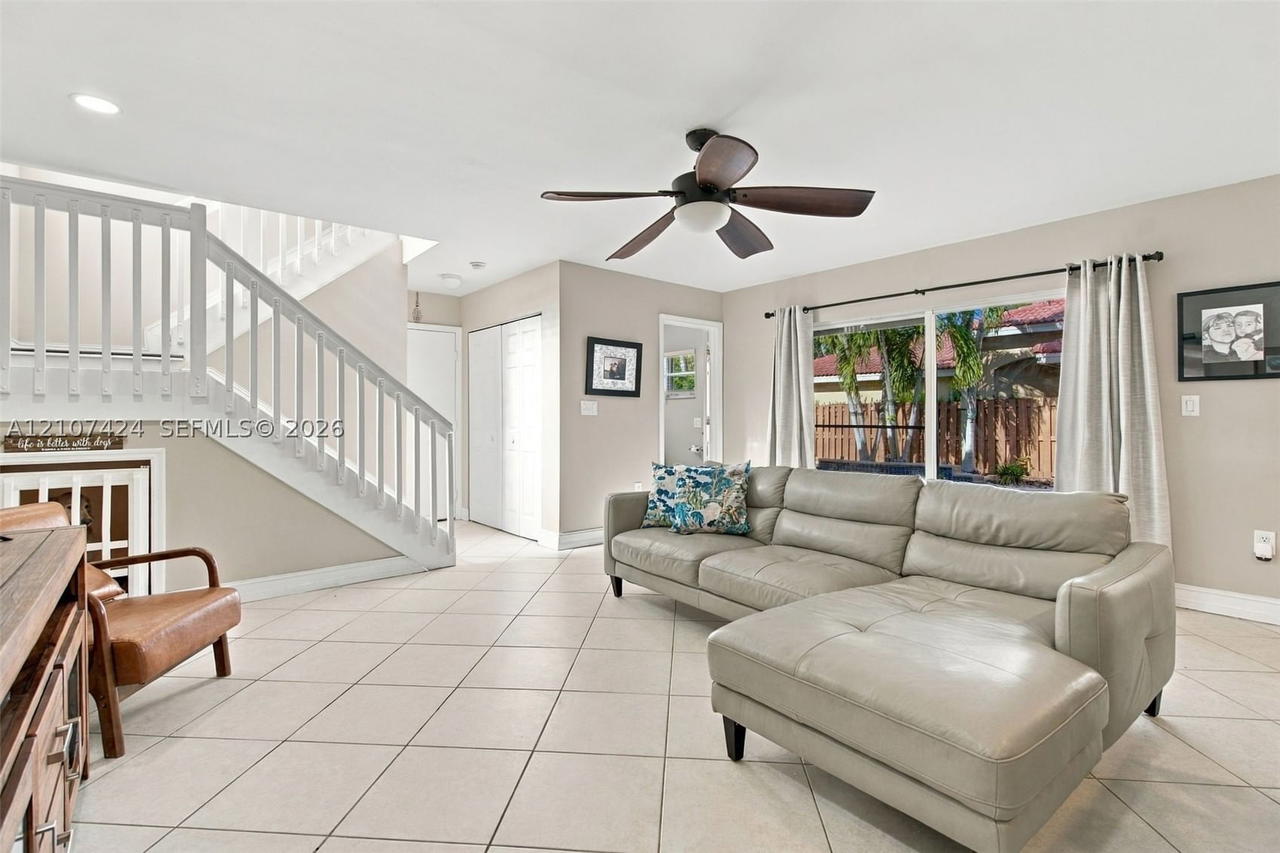 Real estate property located at 14702 Vista Luna Dr, Broward, Grove Commercial Center, Davie, FL
