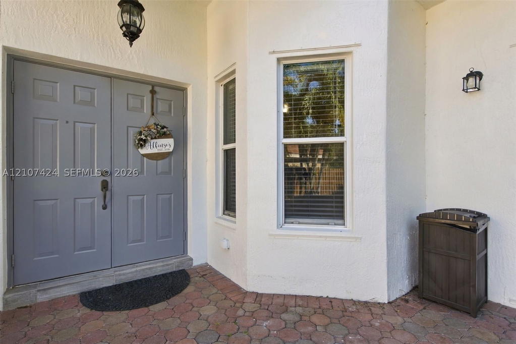 Real estate property located at 14702 Vista Luna Dr, Broward, Grove Commercial Center, Davie, FL