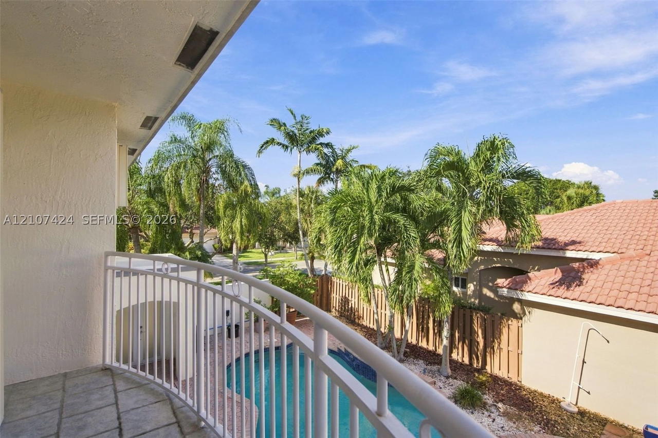 Real estate property located at 14702 Vista Luna Dr, Broward, Grove Commercial Center, Davie, FL
