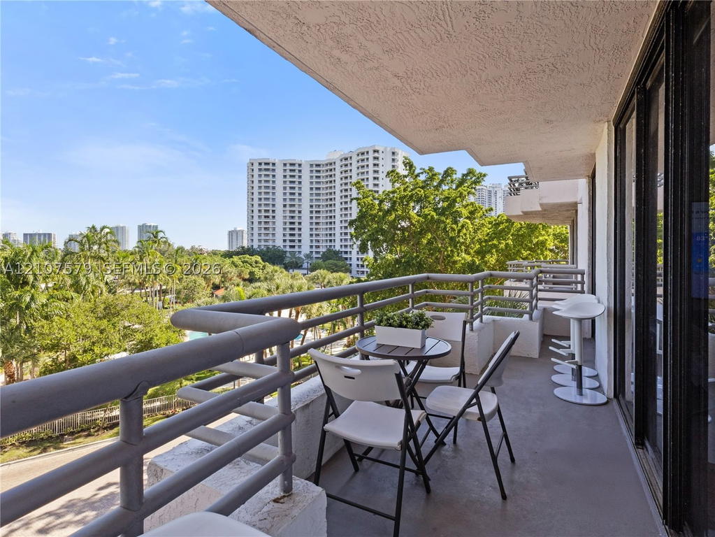 Real estate property located at 3300 191st St #511, Miami-dade, Parc Central Aventura Sou, Aventura, FL