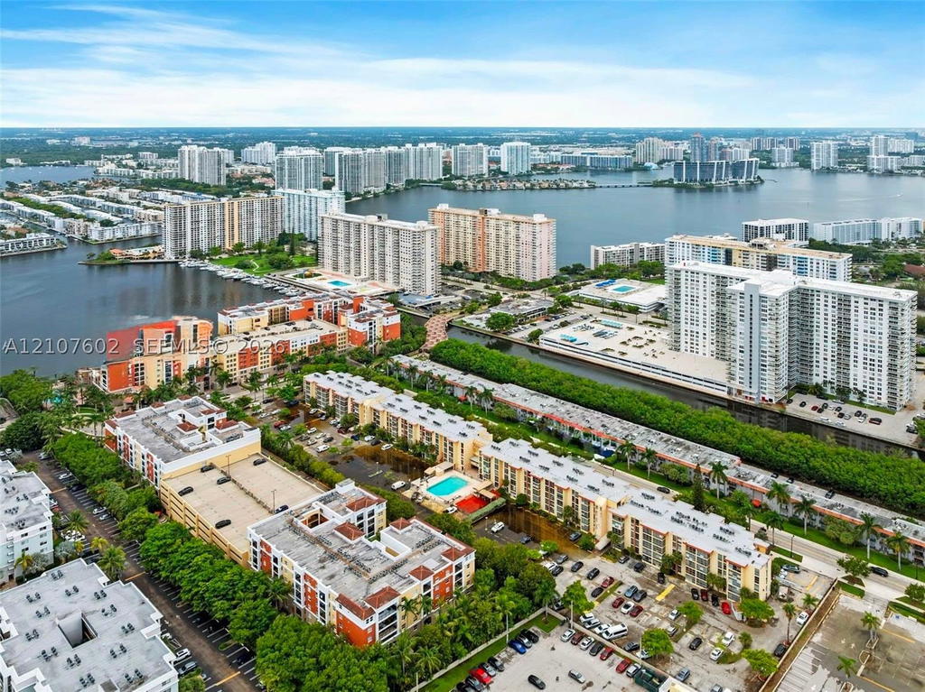 Real estate property located at 210 172nd St #542, Miami-dade, Avila South Condo, Sunny Isles Beach, FL