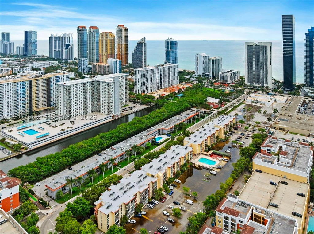 Real estate property located at 210 172nd St #542, Miami-dade, Avila South Condo, Sunny Isles Beach, FL