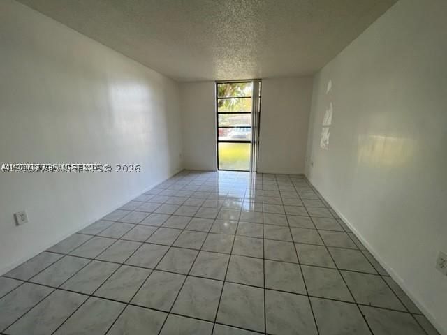 Real estate property located at 16950 Dixie Hwy A129, Miami-dade, Woodside Apts Condo, North Miami Beach, FL