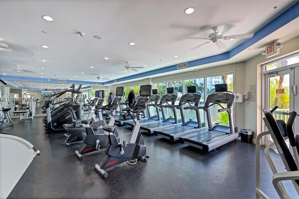 Real estate property located at 3370 Hidden Bay Dr #510, Miami-dade, 100 Hidden Bay Condo, Aventura, FL