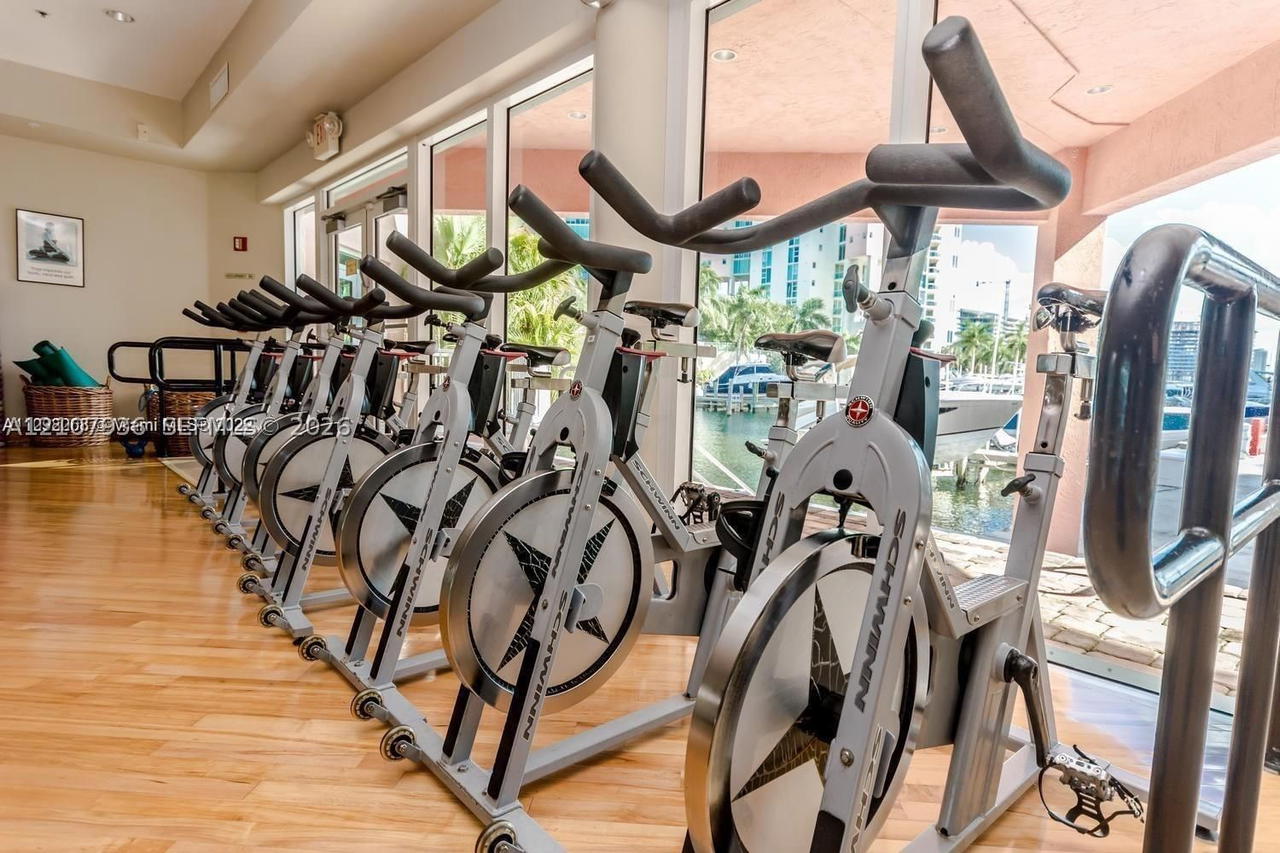 Real estate property located at 3370 Hidden Bay Dr #510, Miami-dade, 100 Hidden Bay Condo, Aventura, FL