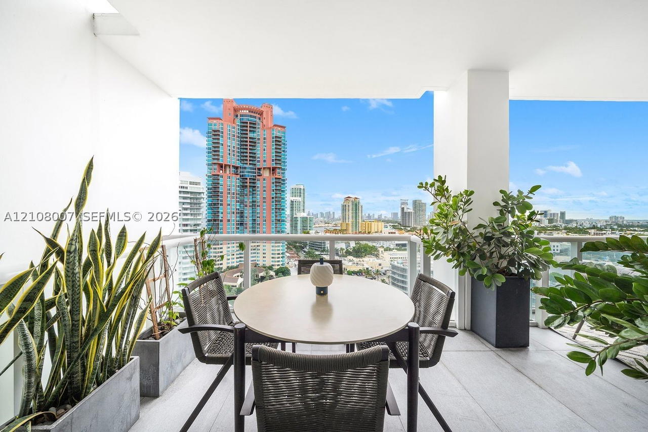 Real estate property located at 50 Pointe Dr #1805, Miami-dade, Continuum On South Beach, Miami Beach, FL