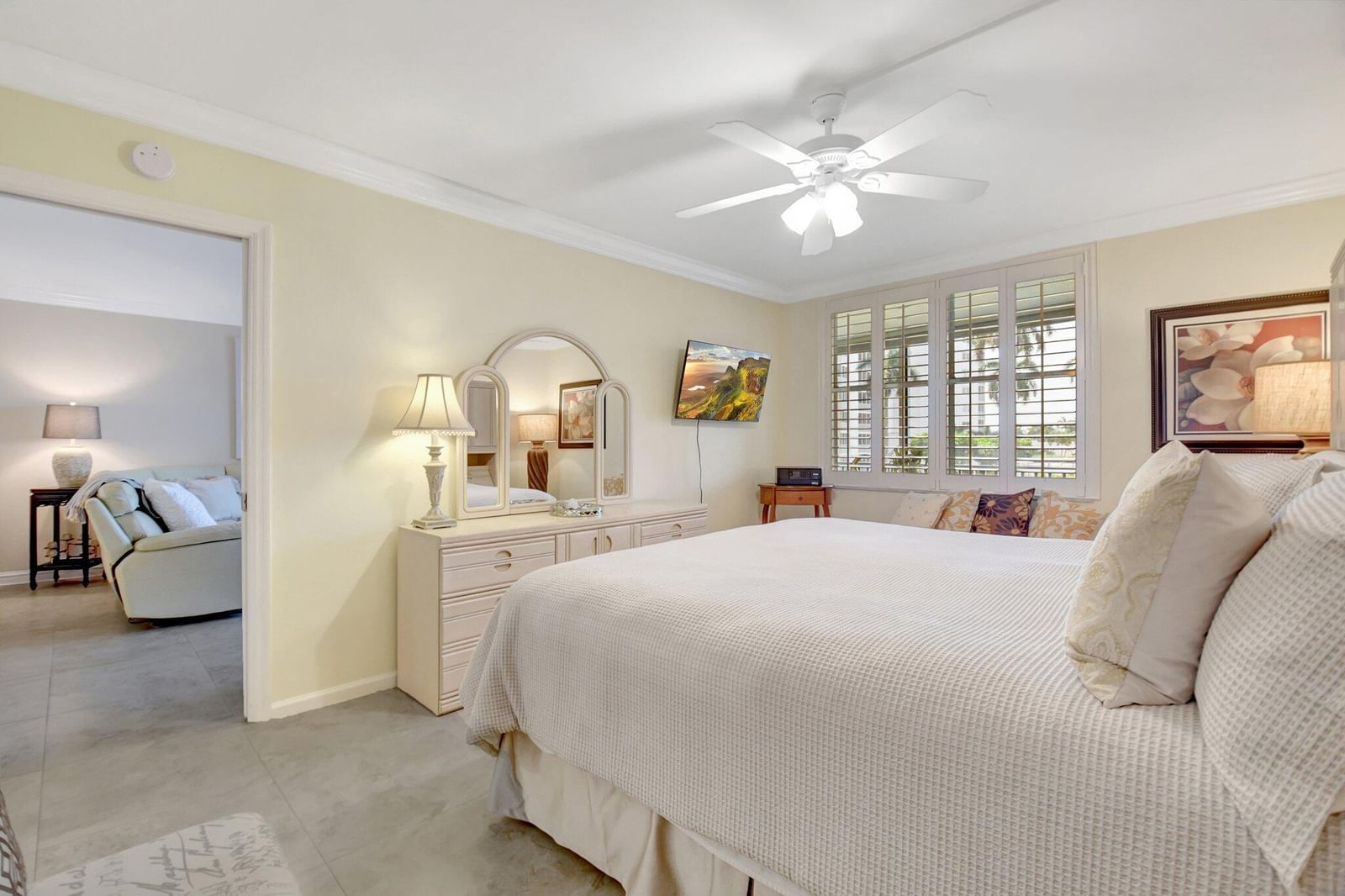 Real estate property located at 3224 Ocean #214, Palm Beach, Seagate Of Highland Condo, Highland Beach, FL, US