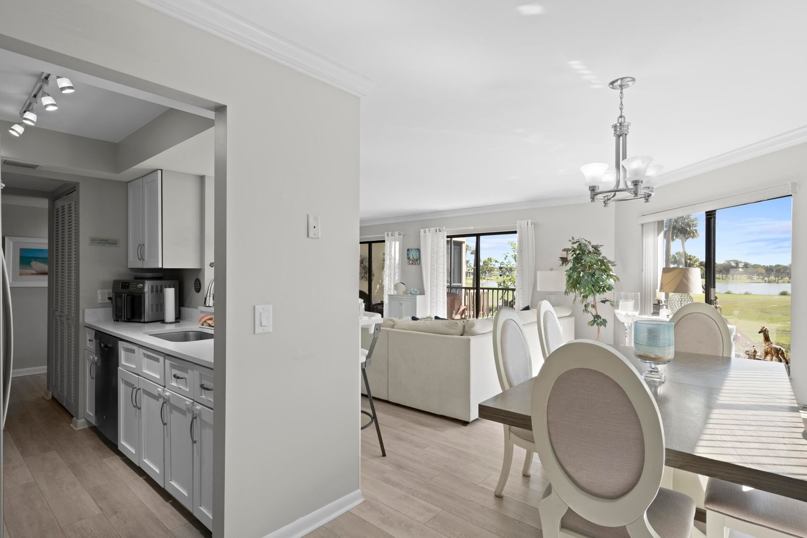 Real estate property located at 233 Edgewater #104, Martin, Riverwood Condo, Hutchinson Island, FL, US