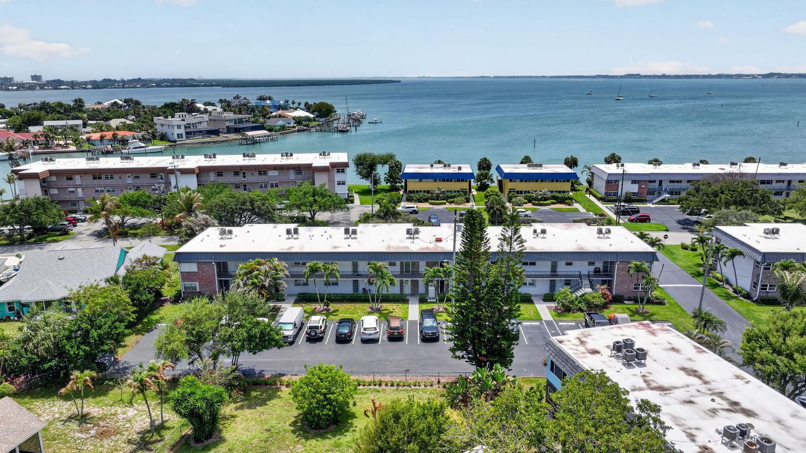 Real estate property located at 1176 Bayshore #205, St Lucie, Colonnades Condominium No, Fort Pierce, FL, US