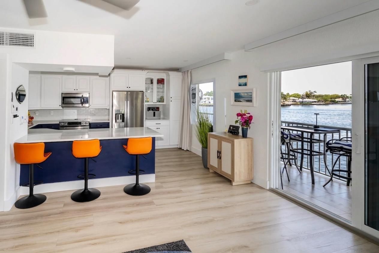 Real estate property located at 1201 Riverside #208, Broward, Fairbanks Terrace South Co, Pompano Beach, FL, US