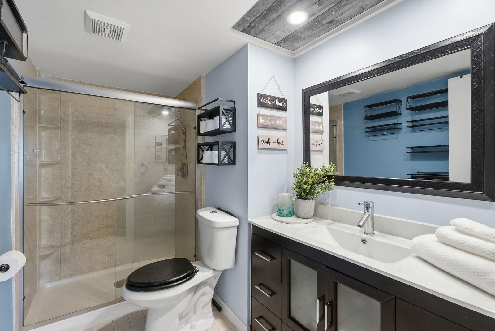 Real estate property located at 1201 Parkview G4, Martin, Parkview Condo, Stuart, FL, US