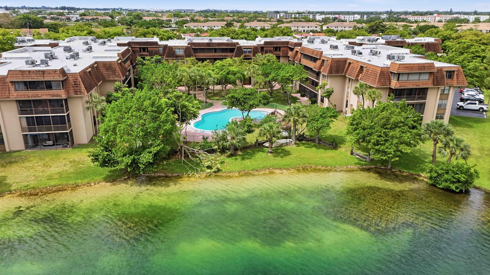 Real estate property located at 661 195th #310, Miami-dade, Coco Wood Condo, Miami, FL, US