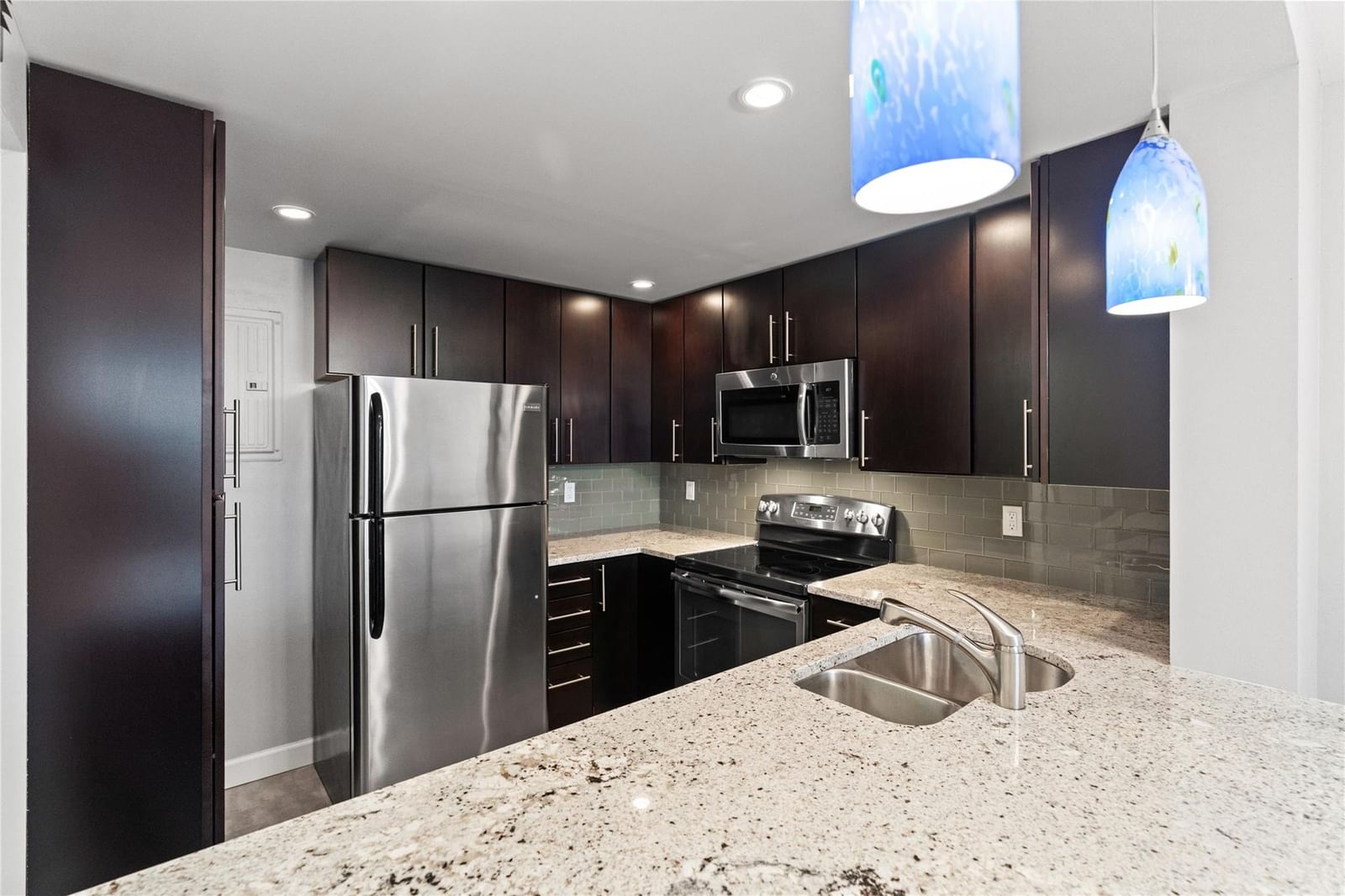 Real estate property located at 1800 Andrews #7j, Broward, Drake Tower Condo, Fort Lauderdale, FL, US