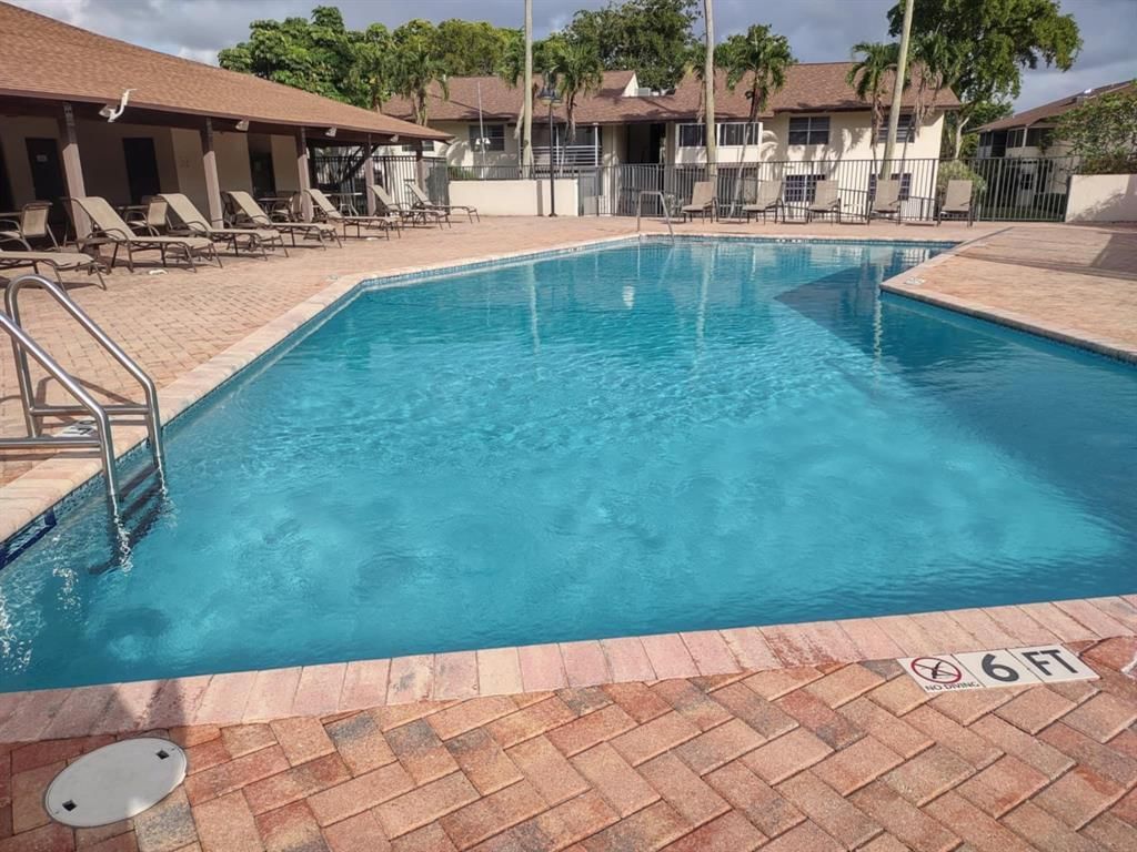 Real estate property located at 480 Laurel #1a, Broward, Laurels At Margate Condo, Margate, FL, US