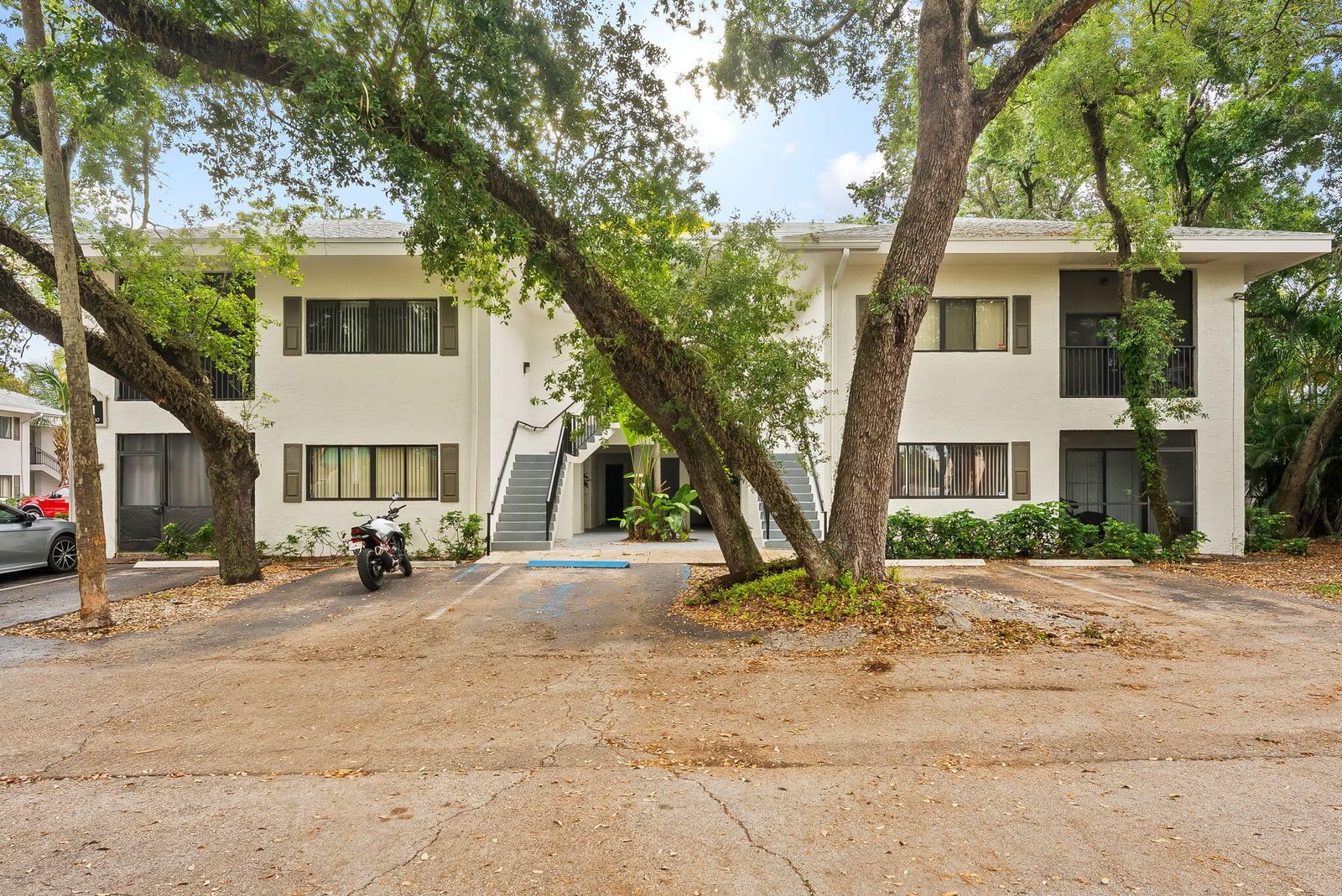 Real estate property located at 2550 18th #2103, Broward, Marina Oaks Condo, Fort Lauderdale, FL, US