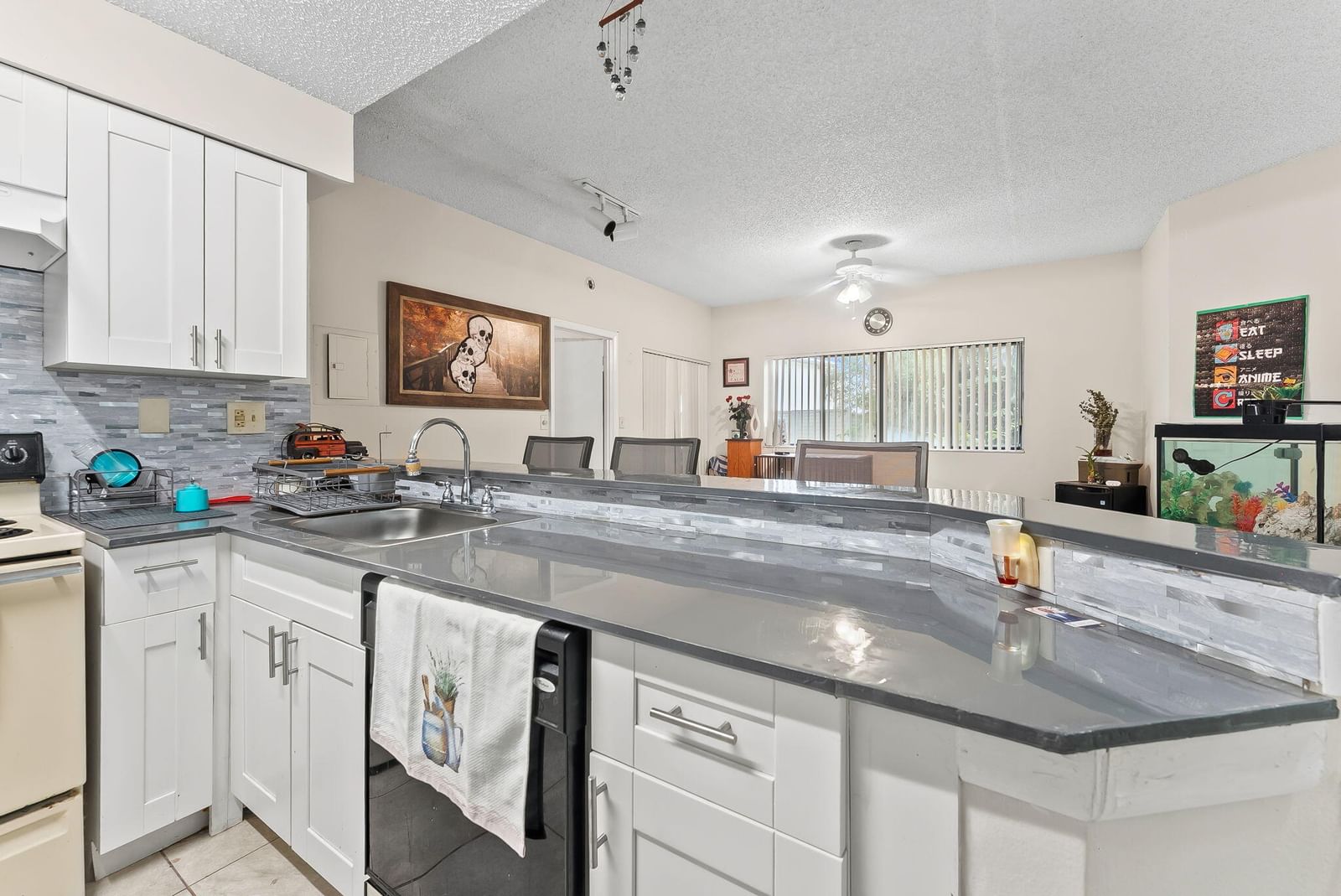 Real estate property located at 2550 18th #2103, Broward, Marina Oaks Condo, Fort Lauderdale, FL, US
