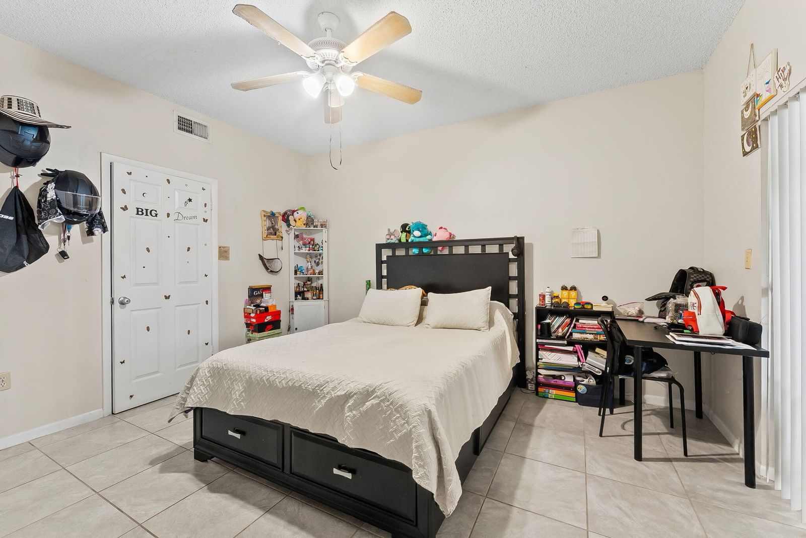 Real estate property located at 2550 18th #2103, Broward, Marina Oaks Condo, Fort Lauderdale, FL, US