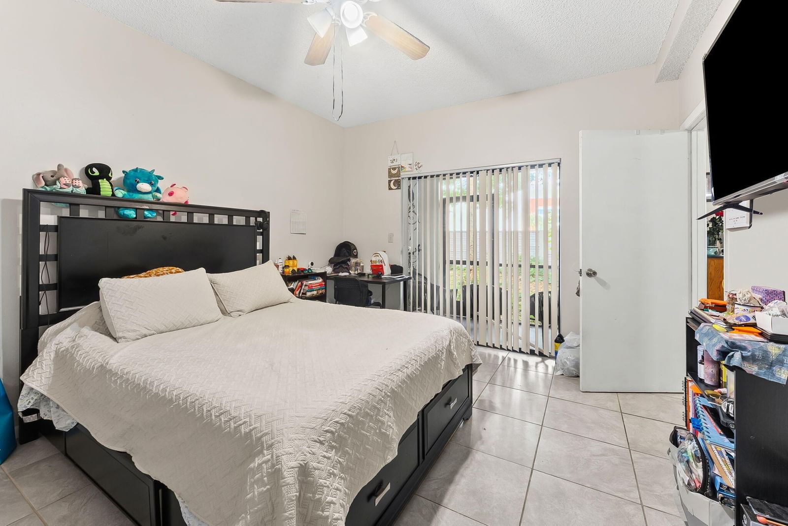 Real estate property located at 2550 18th #2103, Broward, Marina Oaks Condo, Fort Lauderdale, FL, US
