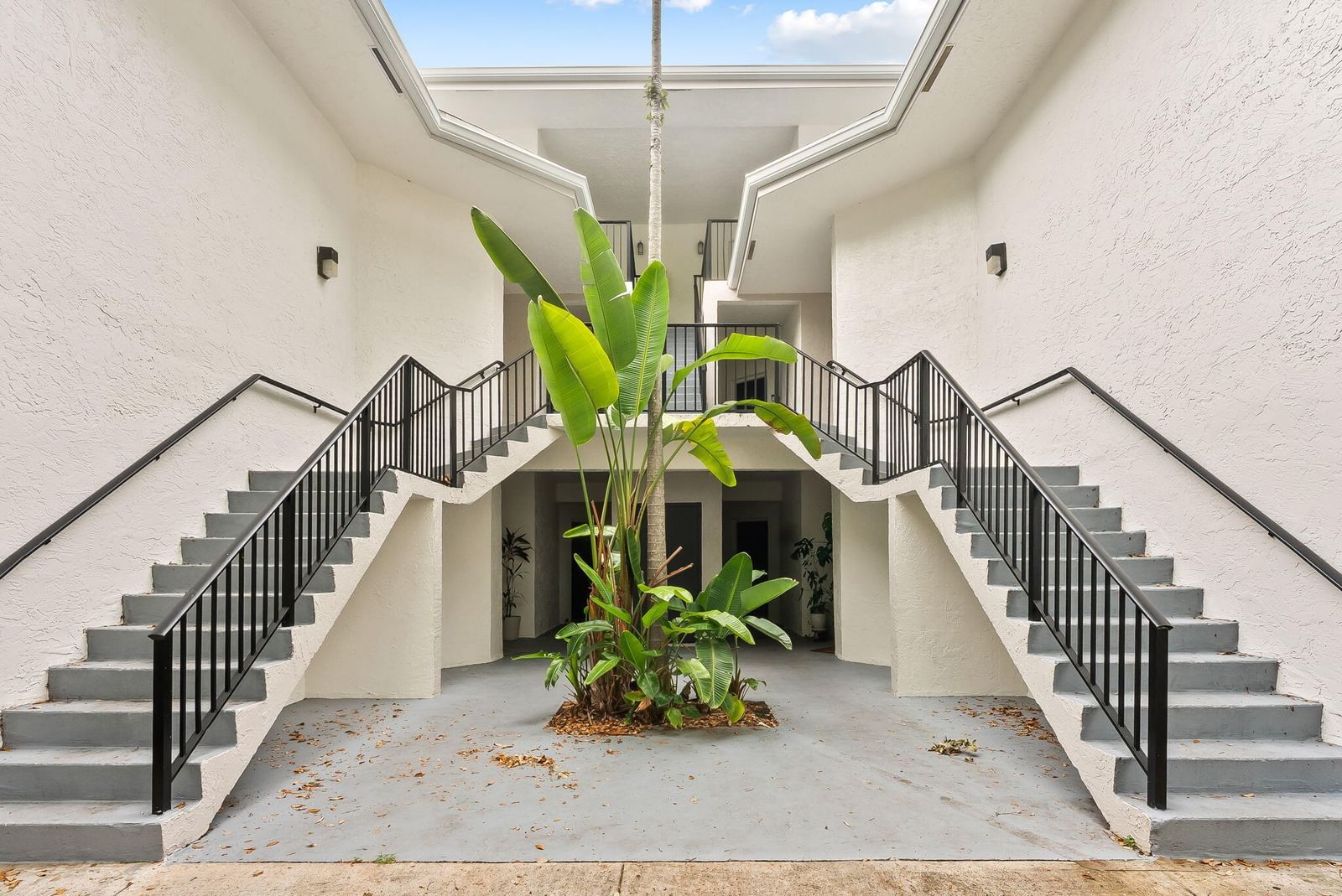 Real estate property located at 2550 18th #2103, Broward, Marina Oaks Condo, Fort Lauderdale, FL, US