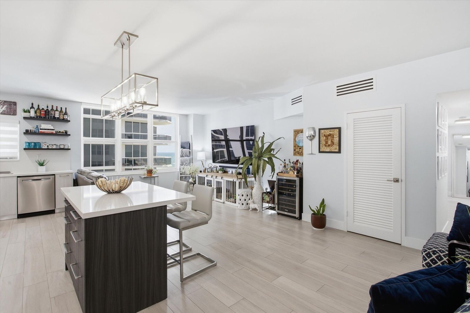 Real estate property located at 4747 Collins #1109, Miami-dade, Mimosa Condo, Miami Beach, FL, US