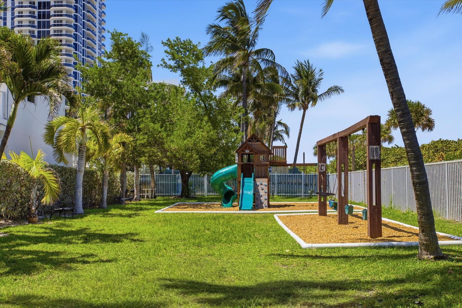 Real estate property located at 4747 Collins #1109, Miami-dade, Mimosa Condo, Miami Beach, FL, US