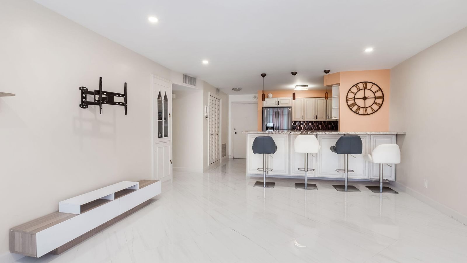 Real estate property located at 133 Pompano Beach #204, Broward, Ocean Monarch Condo, Pompano Beach, FL, US