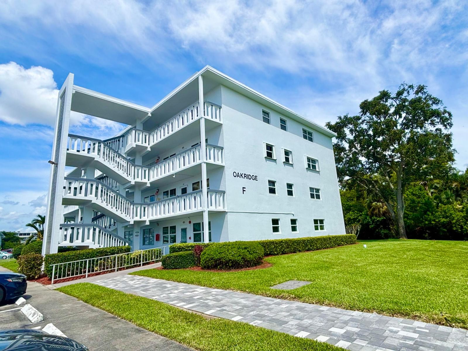 Real estate property located at 2069 Oakridge F Unit 2069, Broward, Oakridge F Condo, Deerfield Beach, FL, US